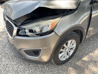 2016 Kia Sorento 2.4L LX - Primary Damage Right Image